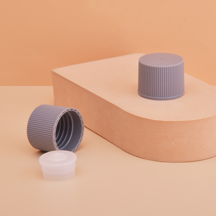 Поставка производителя. Очистка и уход за кожей. Герметичная пластиковая винтовая крышка 24/410 с верхним штифтом. 