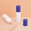Круглая бутылочка с кремом для глаз небольшого размера с роликовым шариком