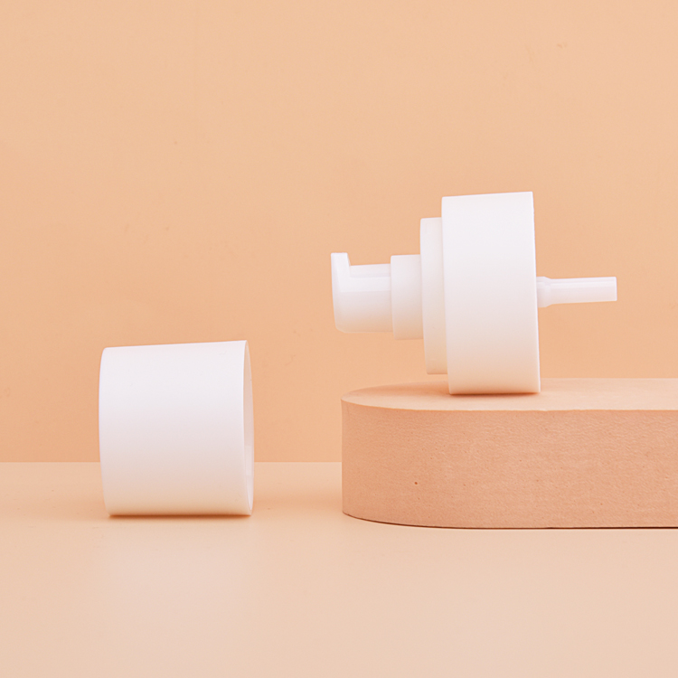 Дозатор для косметического крема объемом 0,15 куб.см.