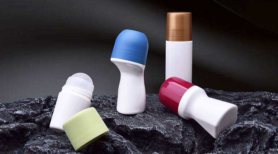 Наиболее распространенные материалы, используемые для упаковки бутылок в рулонах.