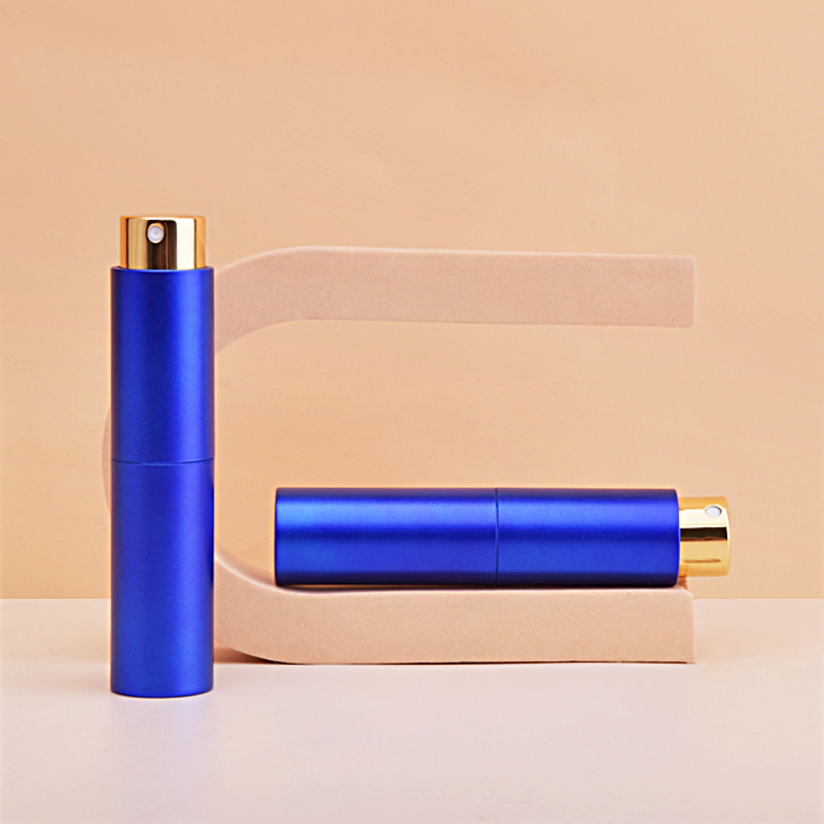 Многоразовый стеклянный флакон с распылителем для духов емкостью 8 мл