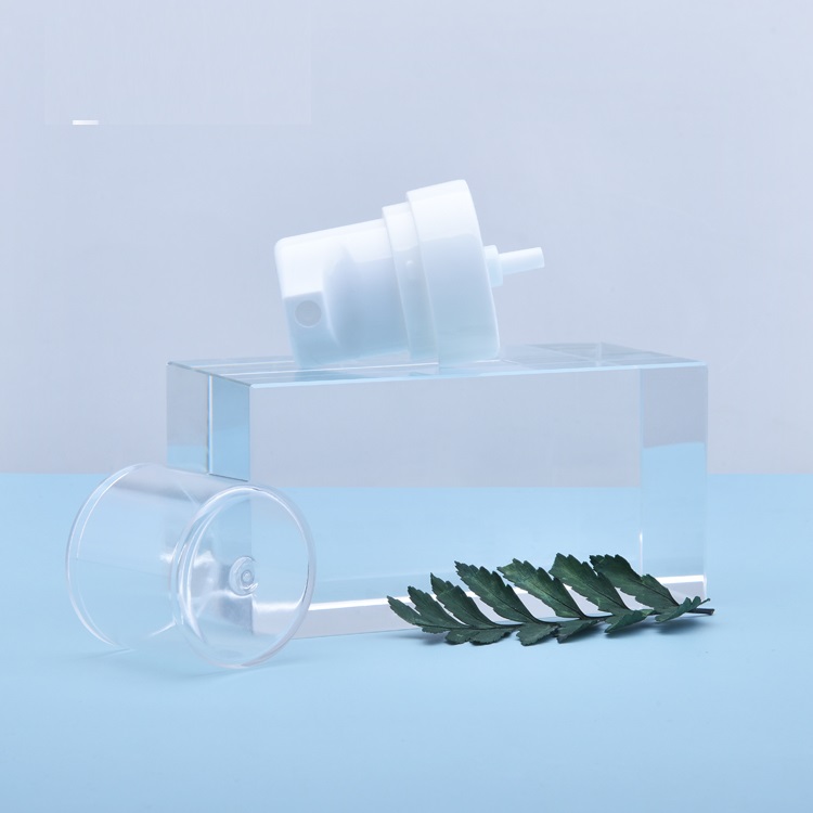 Пластиковый насос для сливок с крышкой