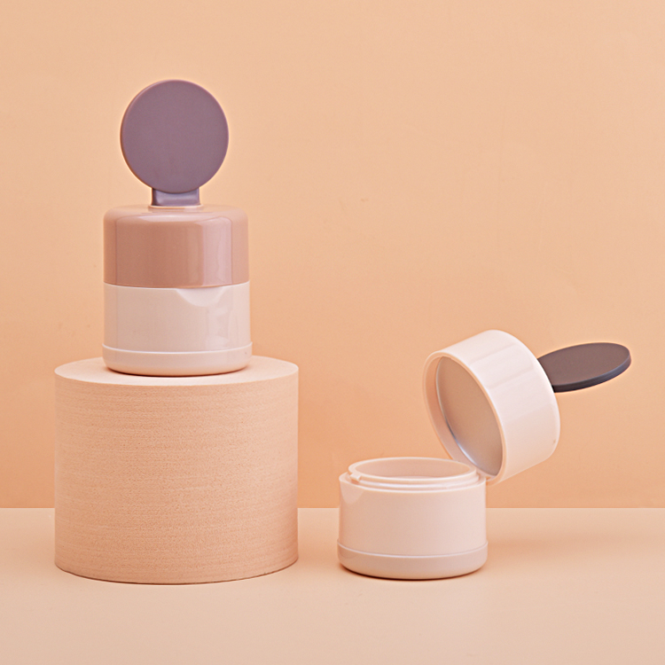 Пудровые румяна, консилер в тюбике с кисточкой