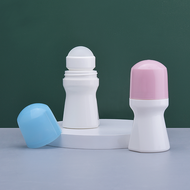 Пластиковый полипропиленовый рулон нестандартного цвета на бутылке 75 мл