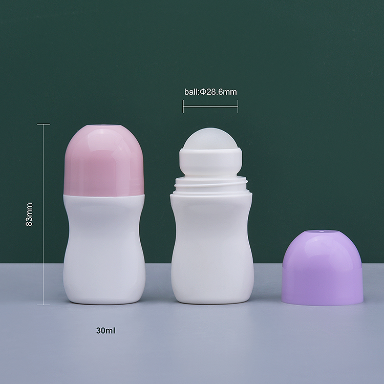 Небольшой красочный рулон на бутылке объемом 30 мл на заказ