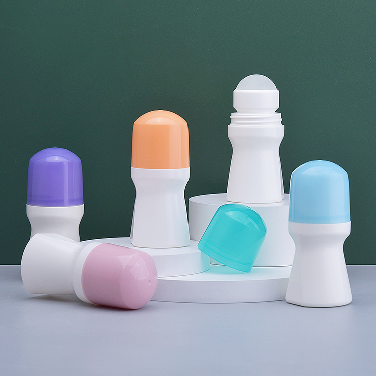 Пластиковый полипропиленовый рулон нестандартного цвета на бутылке 75 мл