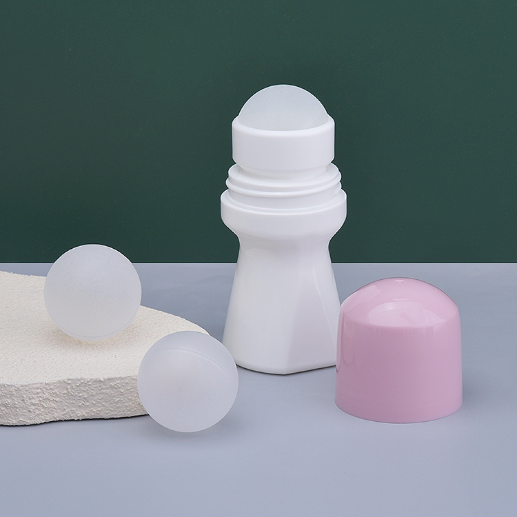 Пластиковый полипропиленовый рулон нестандартного цвета на бутылке 75 мл